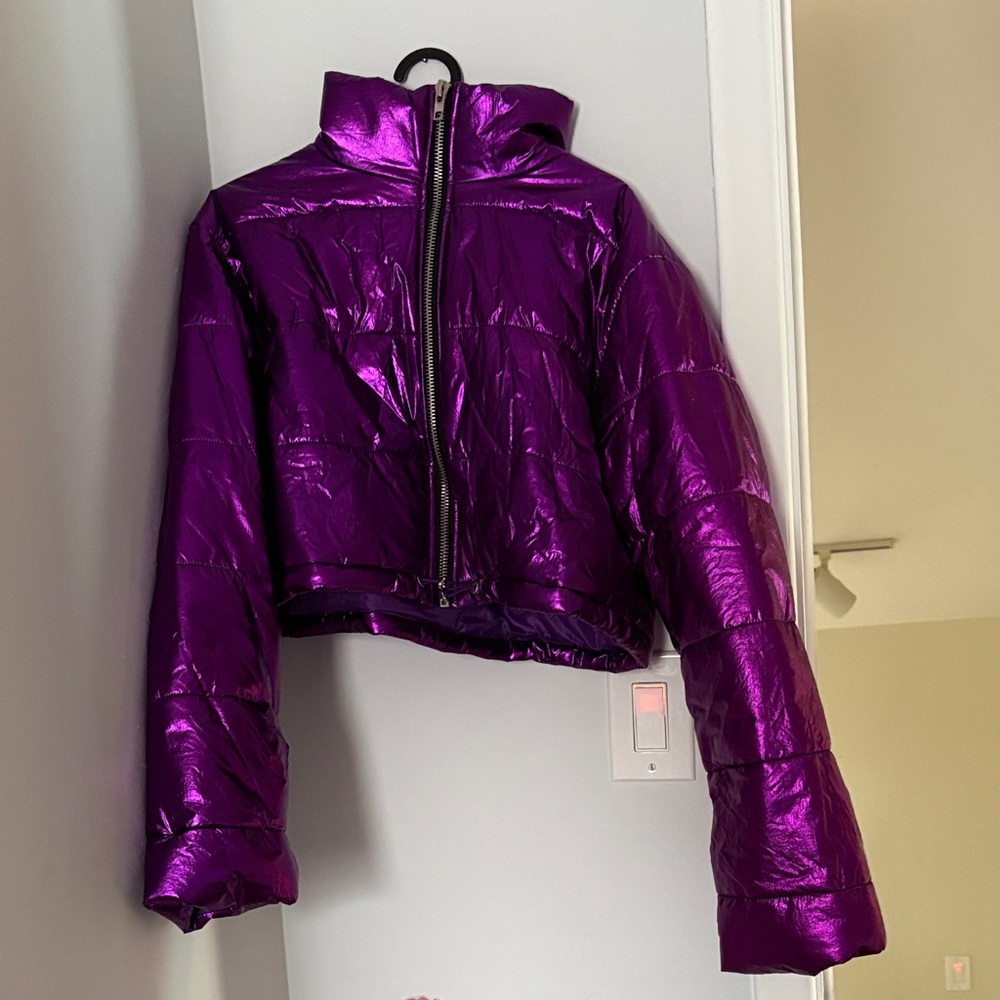 Crop shiny puffer